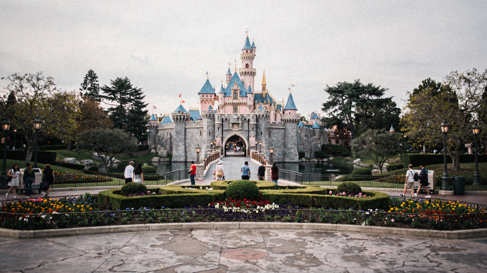Disneyland vs Universal Studios Hollywood: Which One First?
