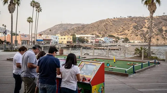 Games and Shows on Catalina Island: Treasure Hunts, History and Ferry Timing