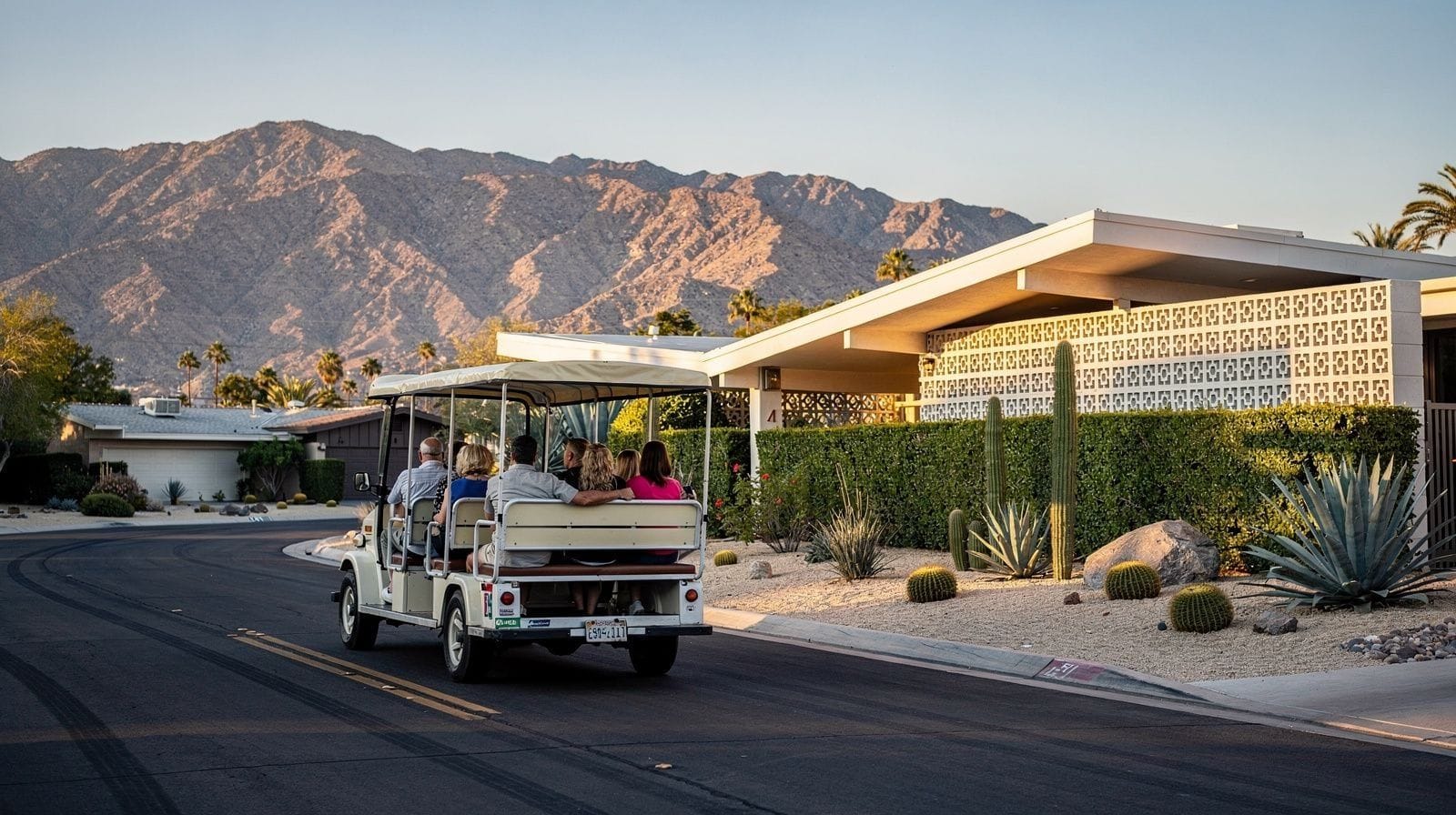 Palm Springs Celebrity Homes: Midcentury Modern Star Tours